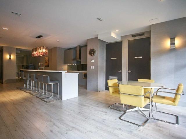 719 - 399 Adelaide St W