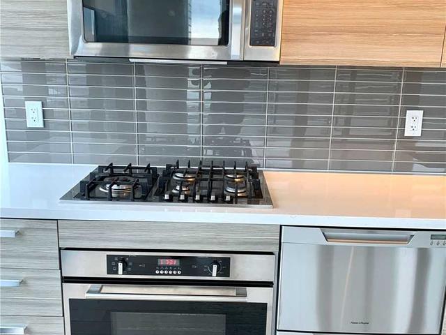 3106 - 224 King St W