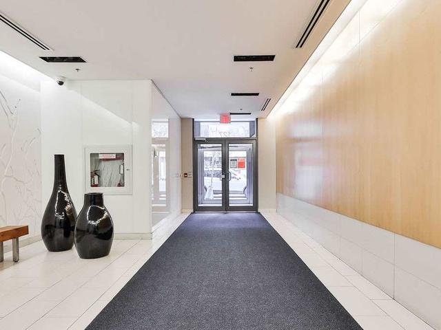 702 - 127 Queen St E