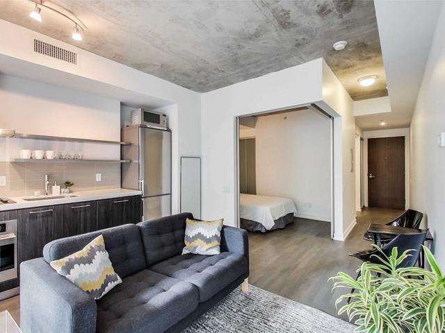 237 - 461 Adelaide St W