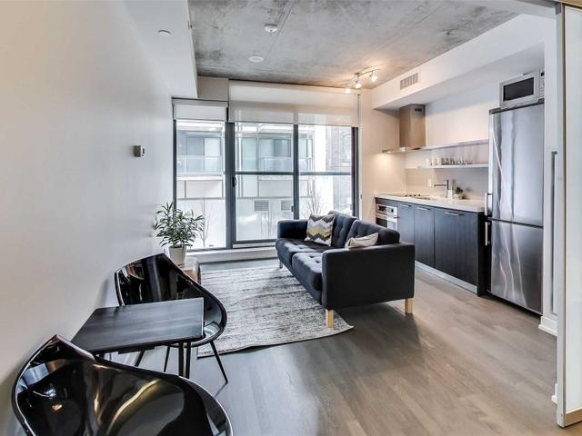 237 - 461 Adelaide St W