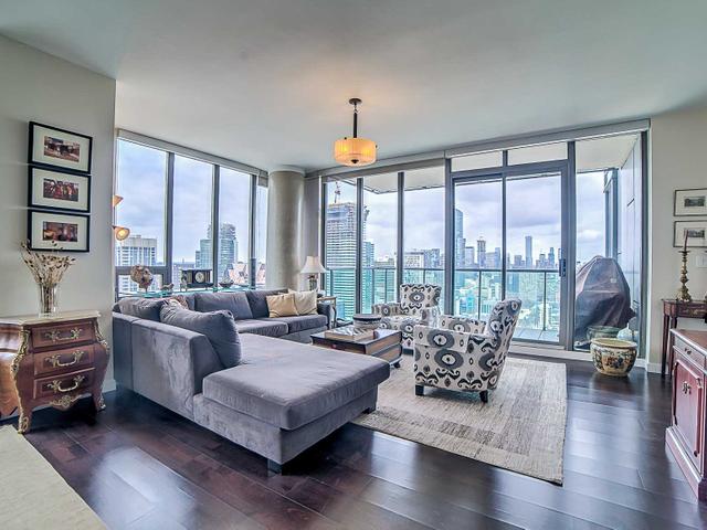 4002 - 33 Lombard St