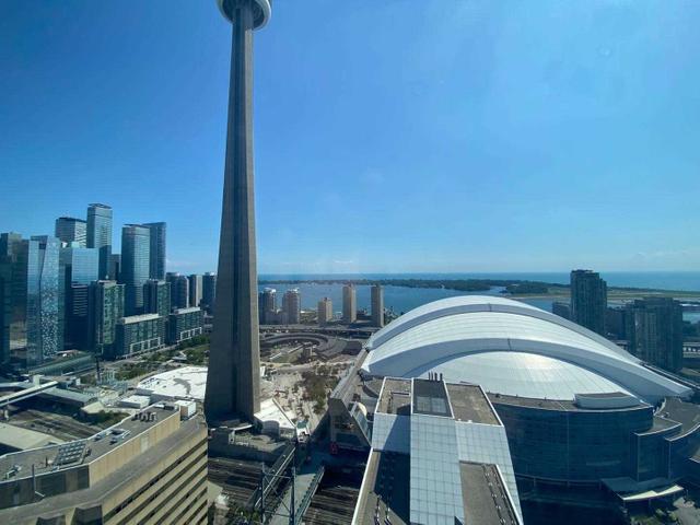 3712 - 300 Front St W