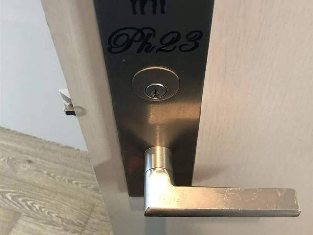 PH1023 - 39 Brant St