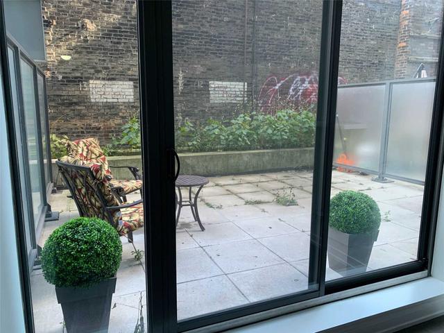 101 - 461 Adelaide St W