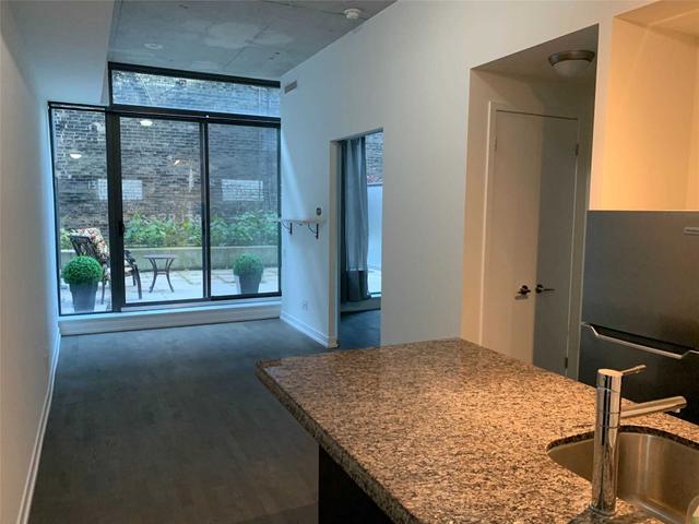 101 - 461 Adelaide St W