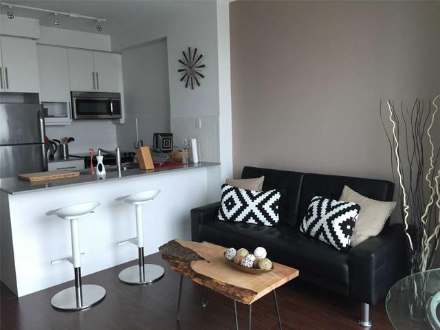 1303 - 1171 Queen St W