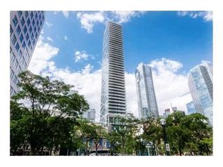 905 - 224 King St W