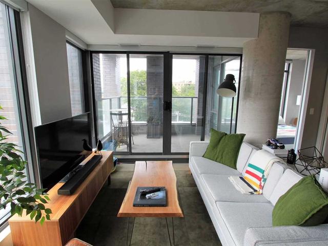 412 - 111 Bathurst St