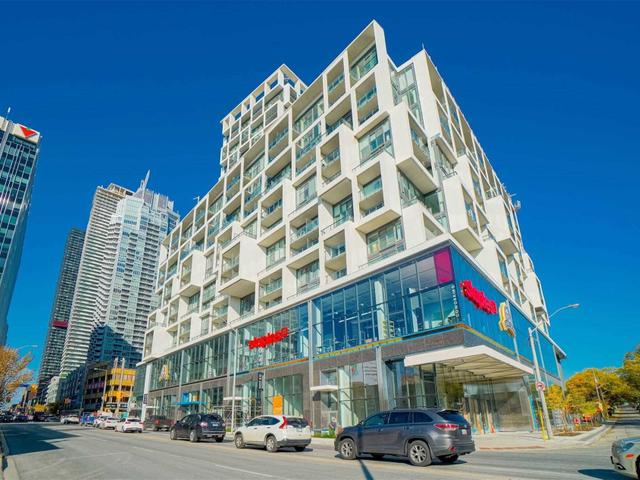 1720 - 8 Hillsdale Ave E