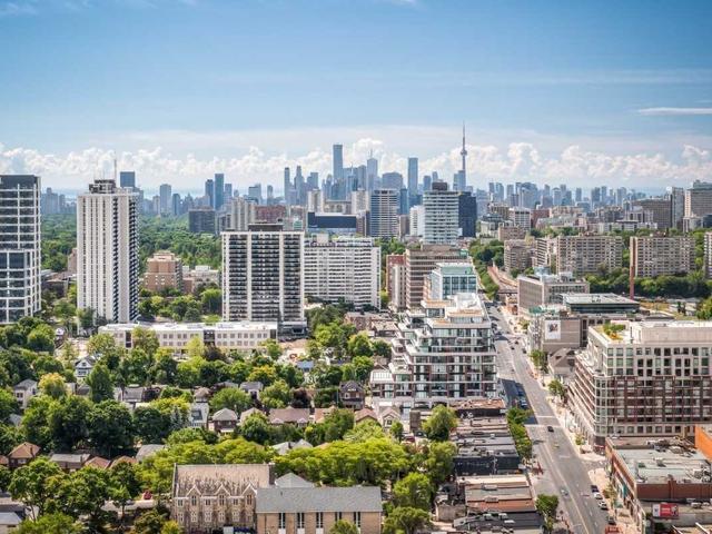 1720 - 8 Hillsdale Ave E