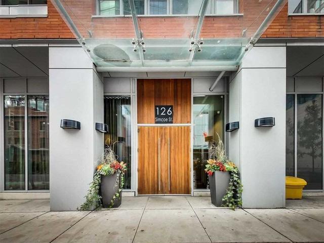 1006 - 126 Simcoe St