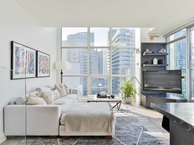 LPH19 - 36 Blue Jays Way