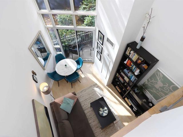 124 - 255 Richmond St E