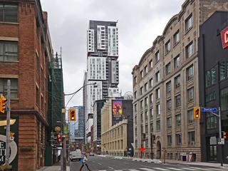 3510 - 318 Richmond St W