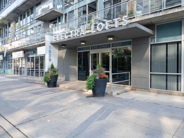 214 - 1029 King St W