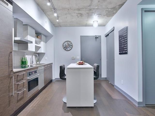 351 - 1030 King St W