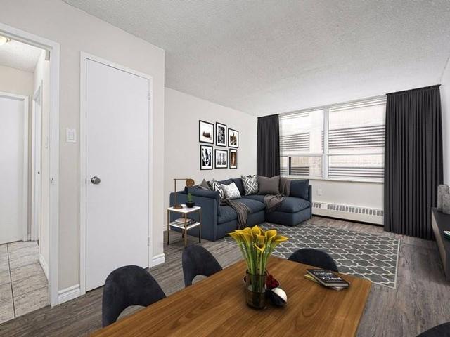 1218 - 222 Elm St