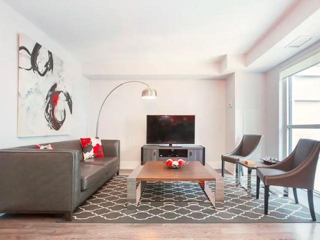 1005 - 300 Front St W