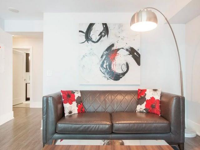 1005 - 300 Front St W