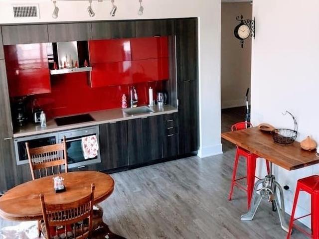 1611 - 300 Front St W