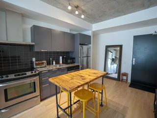 304 - 650 King St W