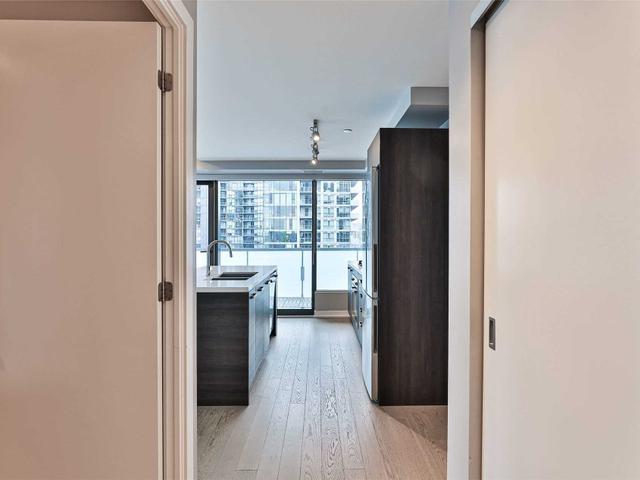 2707 - 11 Charlotte St