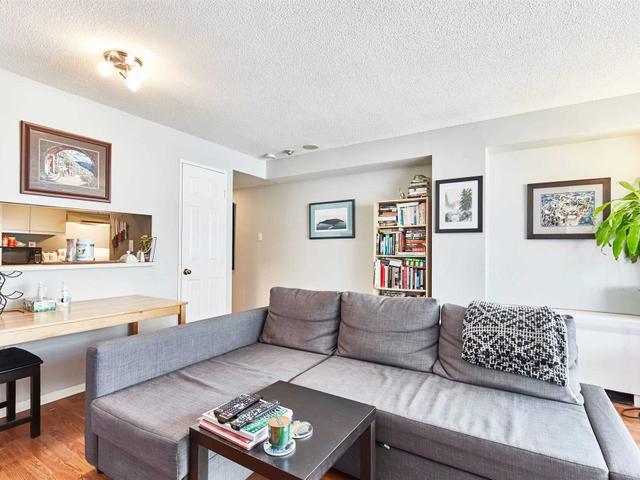 810 - 705 King St W