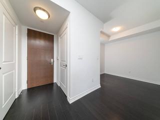 4713 - 386 Yonge St