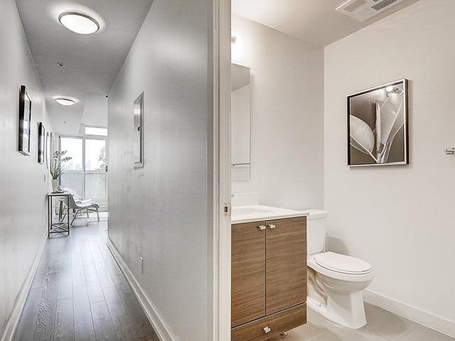 402 - 707 Dovercourt Rd