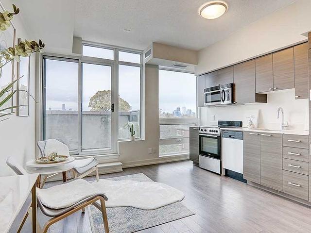 402 - 707 Dovercourt Rd