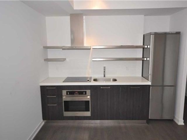 324 - 560 King St W