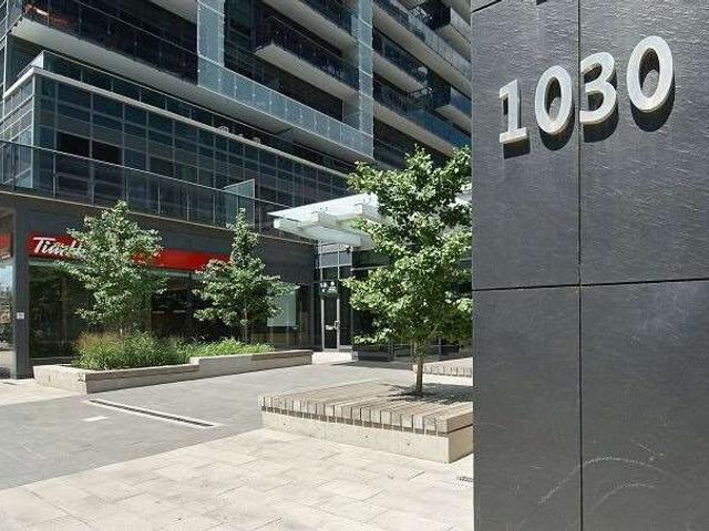 925 - 1030 King St W