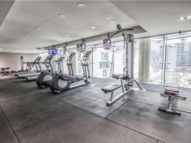 2006 - 224 King St W