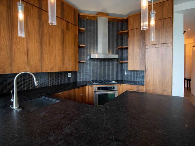 512 - 155 Dalhousie St