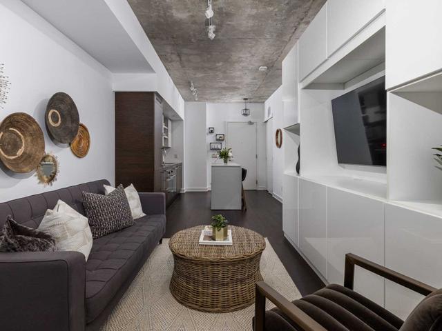 313 - 1030 King St W