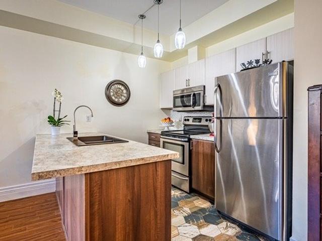 329 - 500 Richmond St W