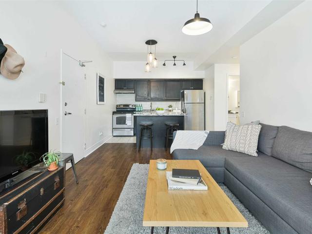 #101 - 140 Bathurst St