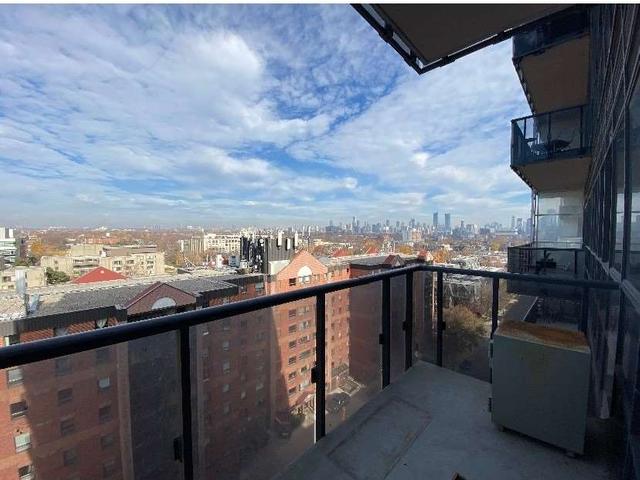 1027 - 1030 King  St W