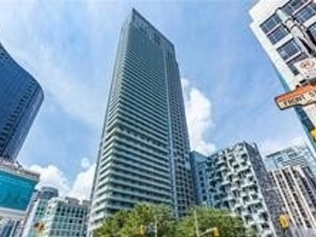 914 - 300 Front St West St W