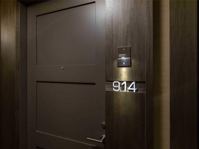 914 - 300 Front St West St W