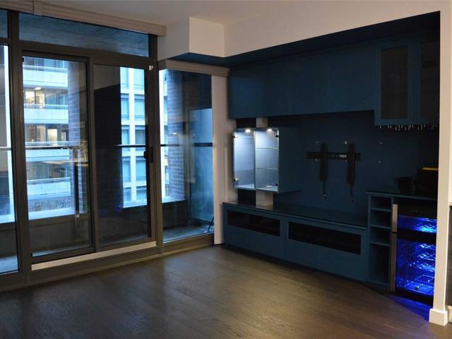 418 - 111 Bathurst St