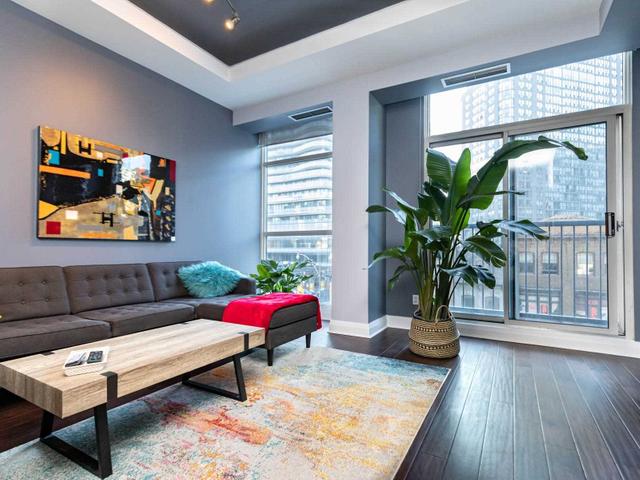 310 - 8 Wellesley St E