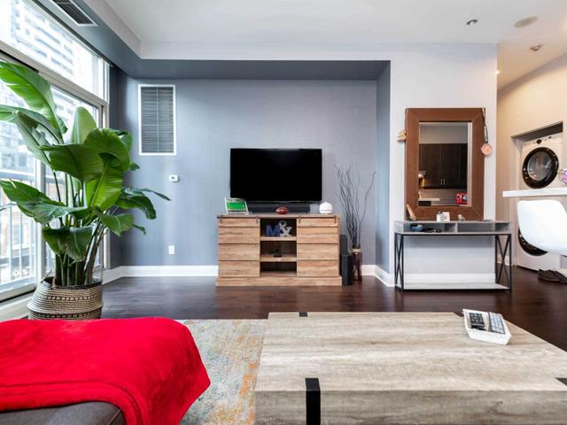 310 - 8 Wellesley St E