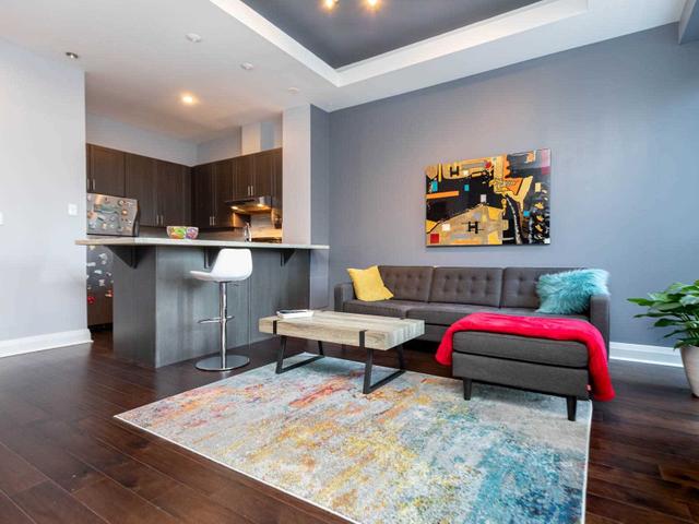 310 - 8 Wellesley St E