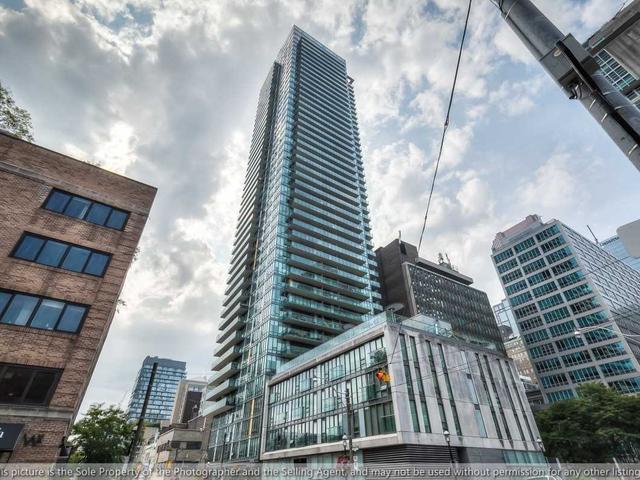 2505 - 33 Lombard St