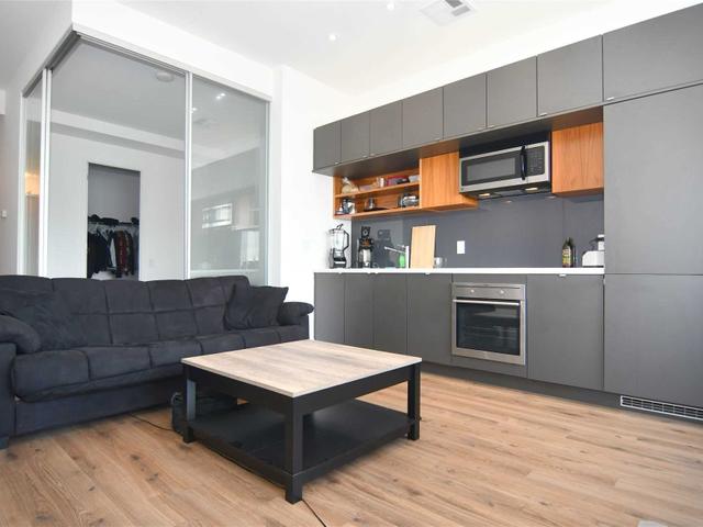 1003 - 111 St Clair Ave W