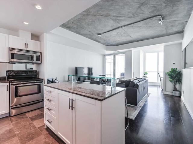 2103 - 218 Queens Quay Blvd W