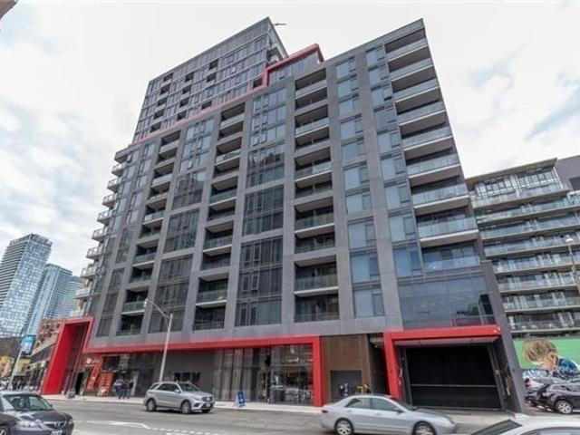 Parking - 435 Richmond St W