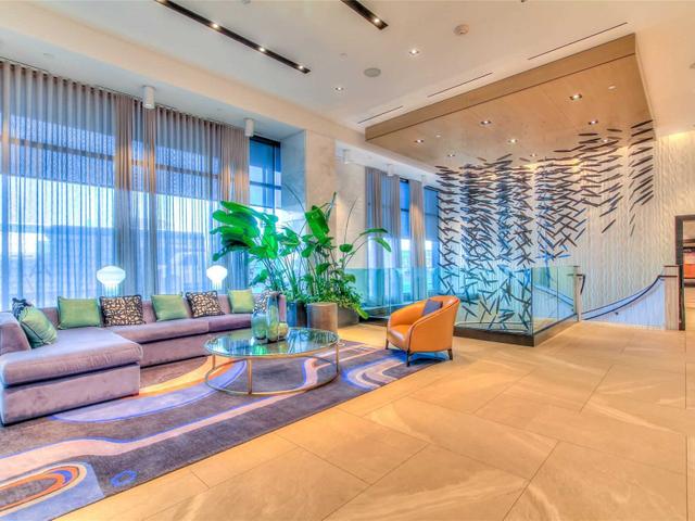 213 - 1 Edgewater Dr